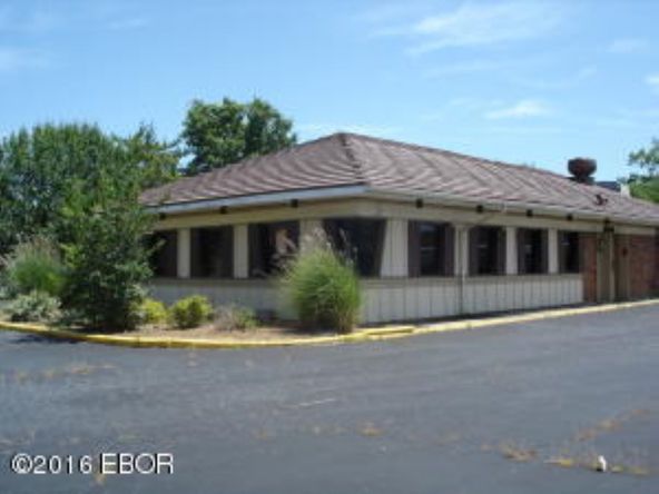 613 E Main St, Carbondale, IL 62901